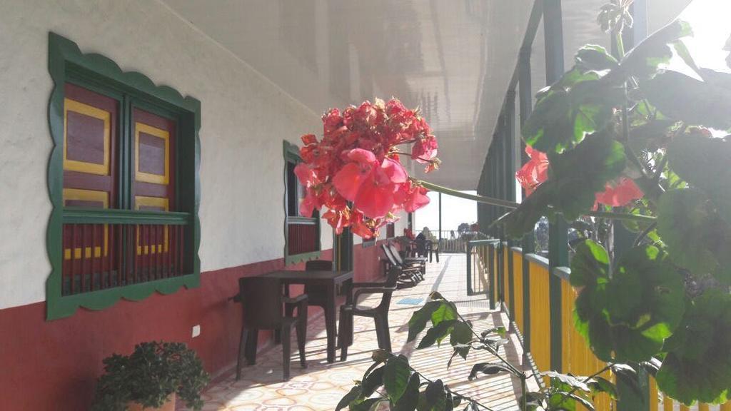 Hostal Casa De Los Taitas Salento Luaran gambar