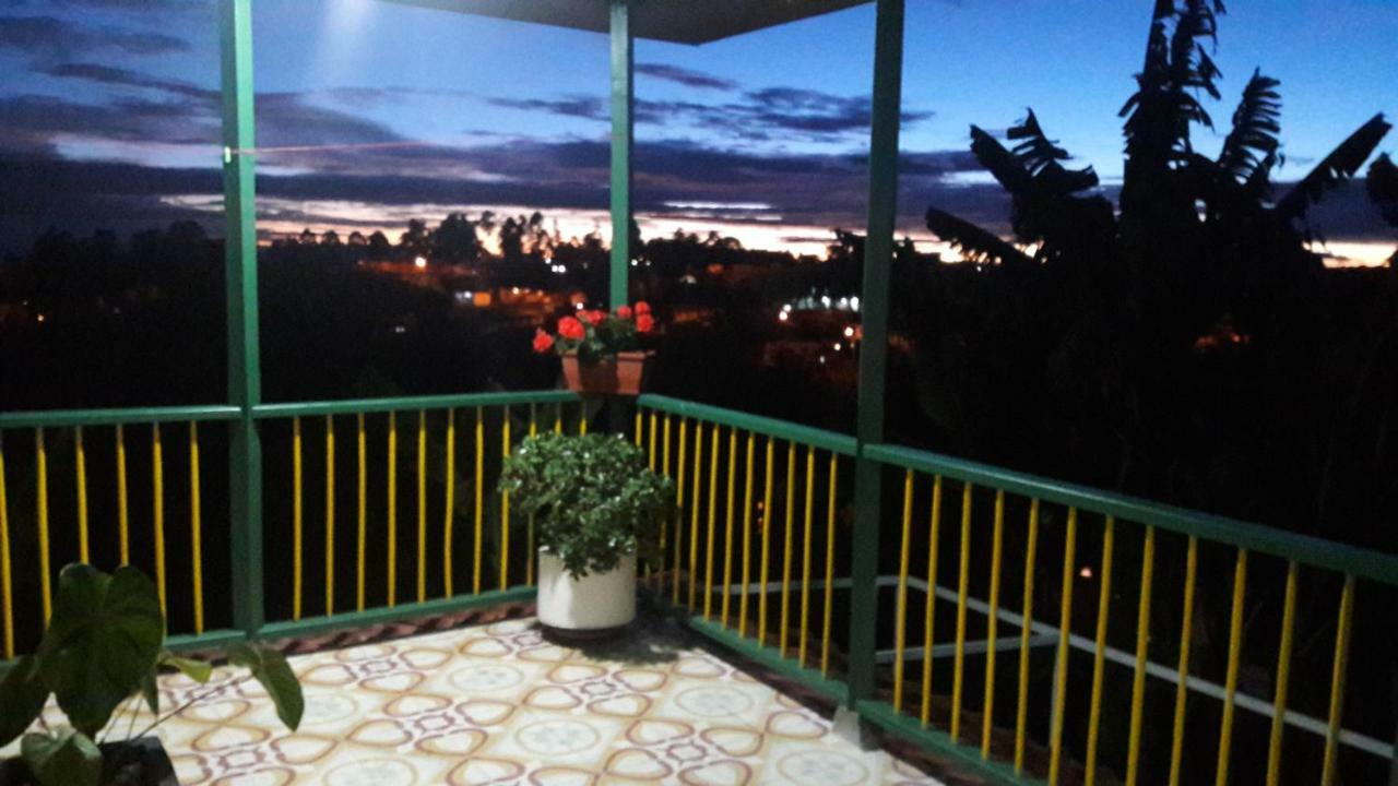 Hostal Casa De Los Taitas Salento Luaran gambar